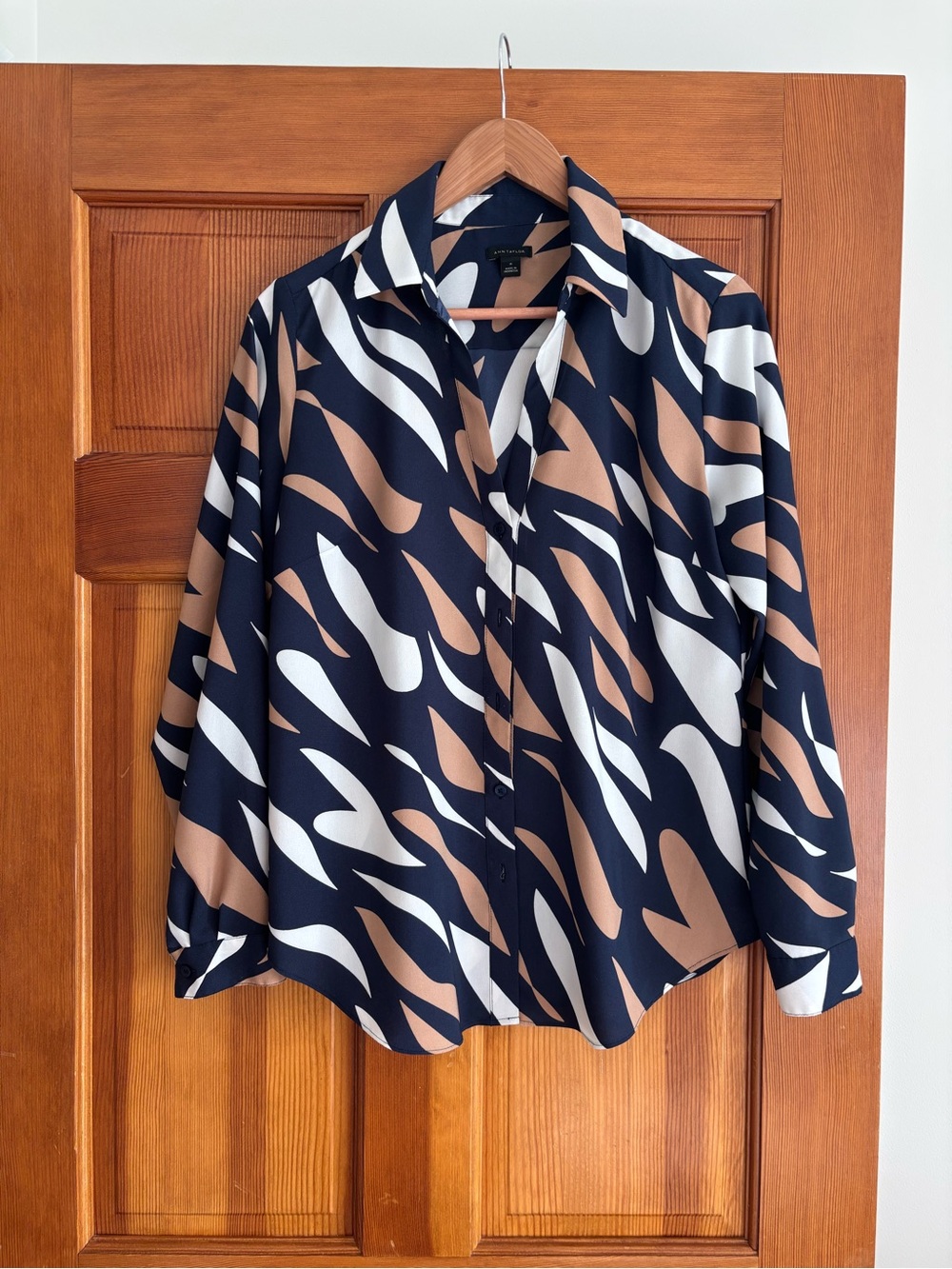 Ann Taylor Navy, White & Tan Abstract Button-Down Shirt